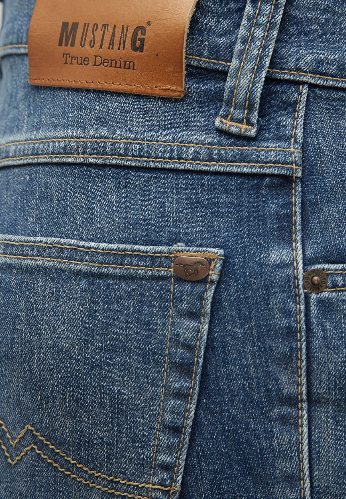 Mustang Tramper Light Wash Stretch Jean Blue